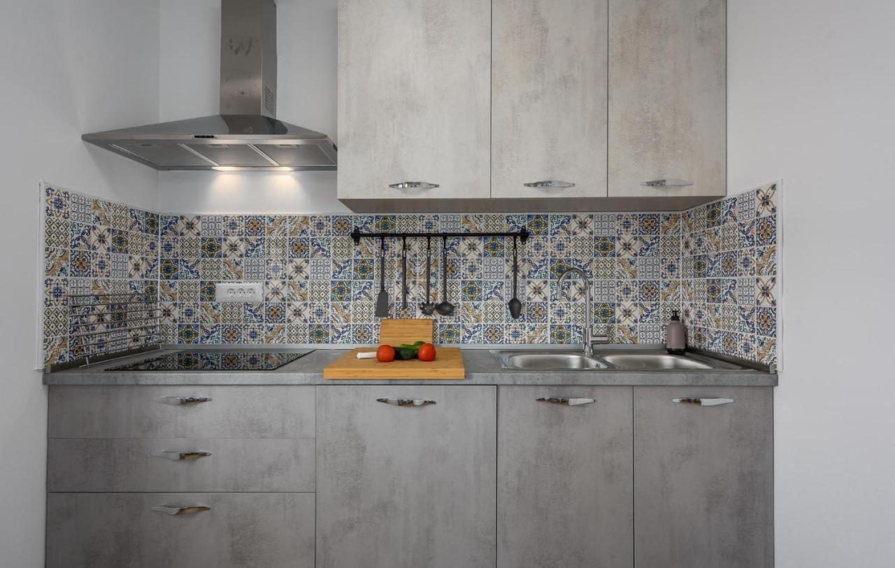 Apartmani Lucija โปเรช ภายนอก รูปภาพ