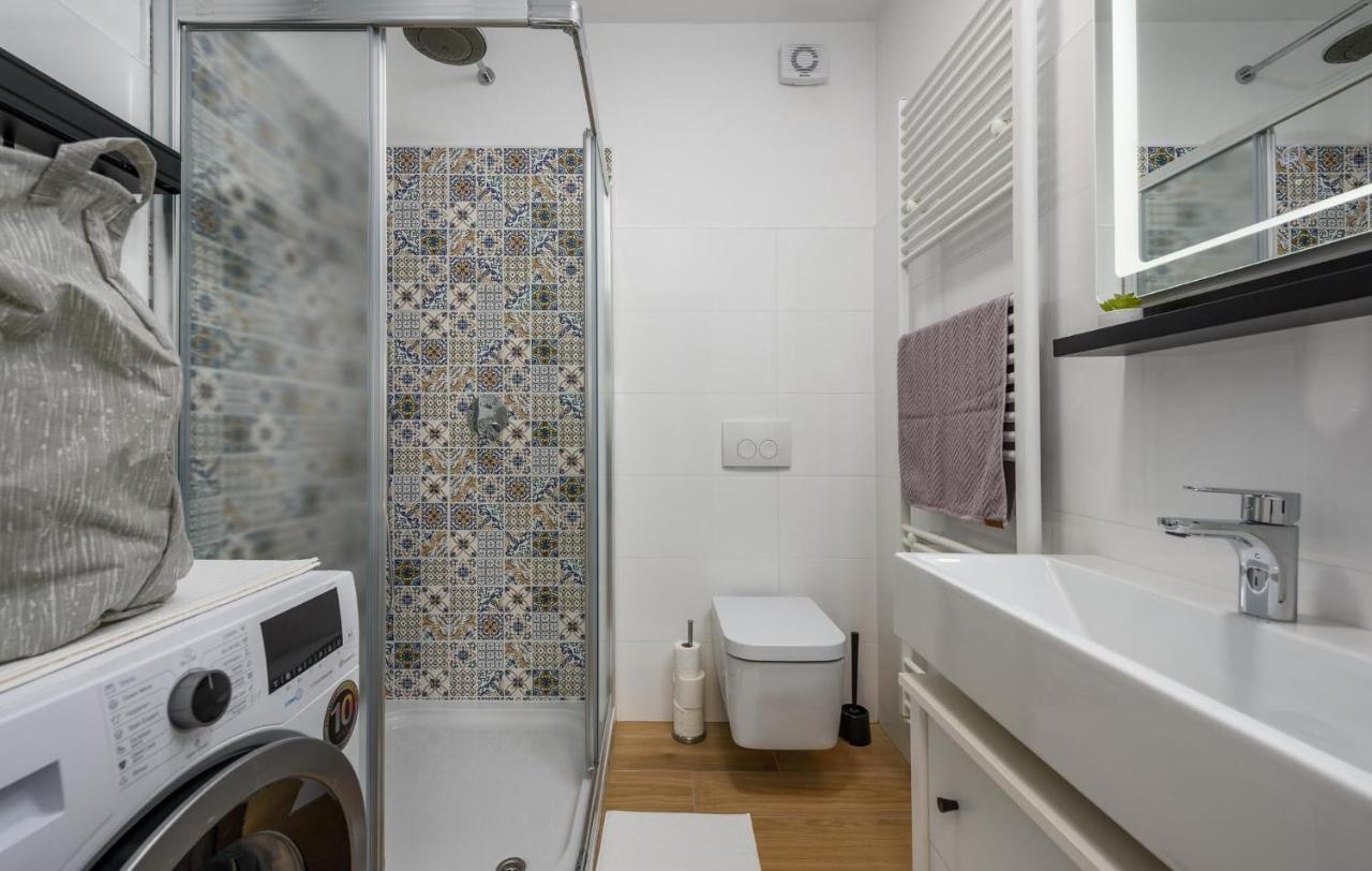 Apartmani Lucija โปเรช ภายนอก รูปภาพ