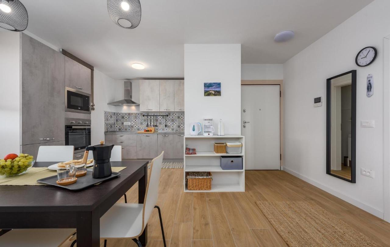 Apartmani Lucija โปเรช ภายนอก รูปภาพ