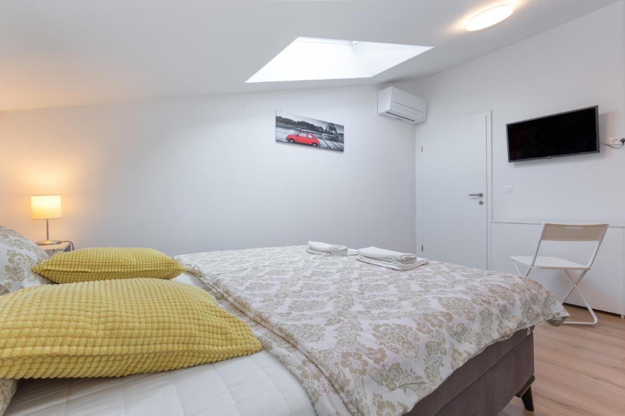 Apartmani Lucija โปเรช ภายนอก รูปภาพ