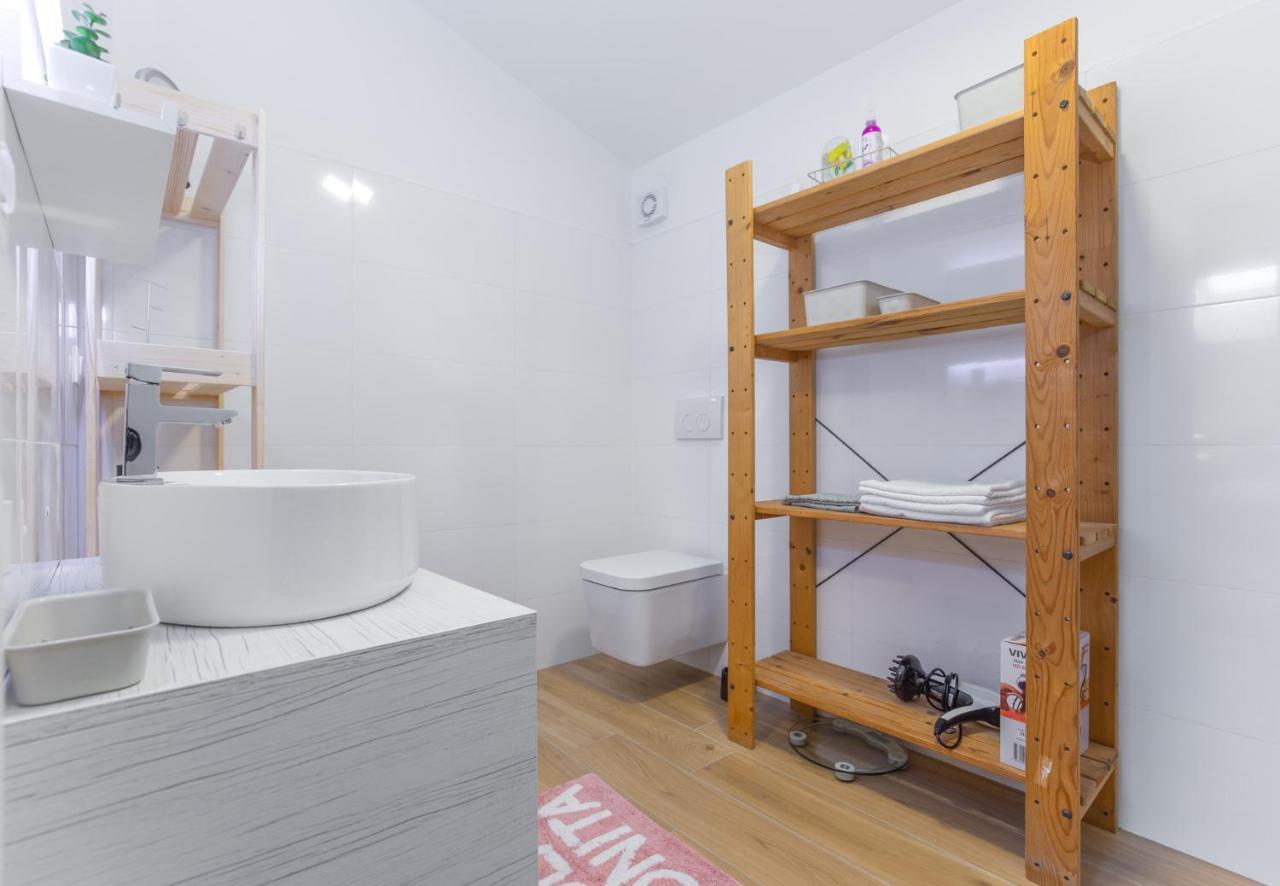 Apartmani Lucija โปเรช ภายนอก รูปภาพ