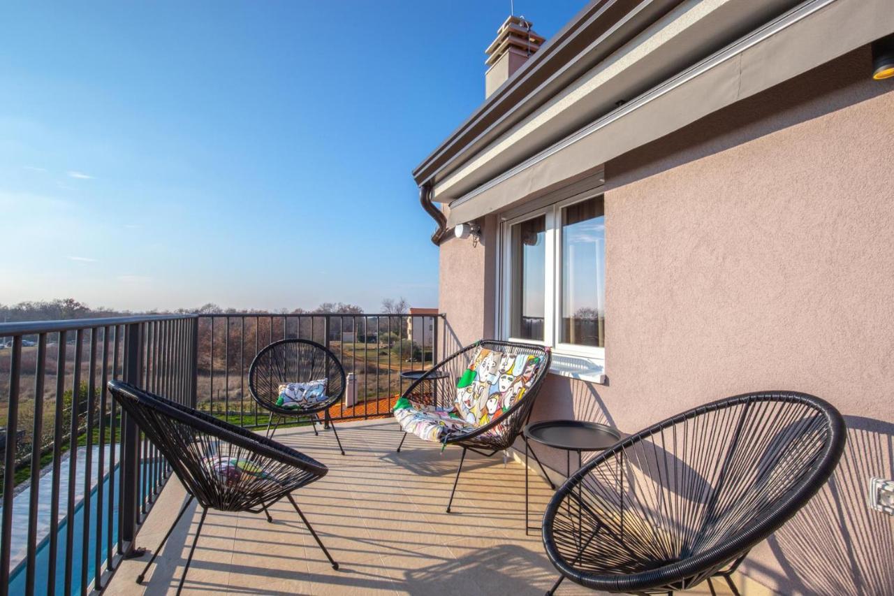 Apartmani Lucija โปเรช ภายนอก รูปภาพ